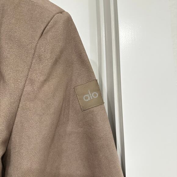 NWT Alo Cropped Main Character Jacket in Light Cocoa Size Large - Picture 9 of 11